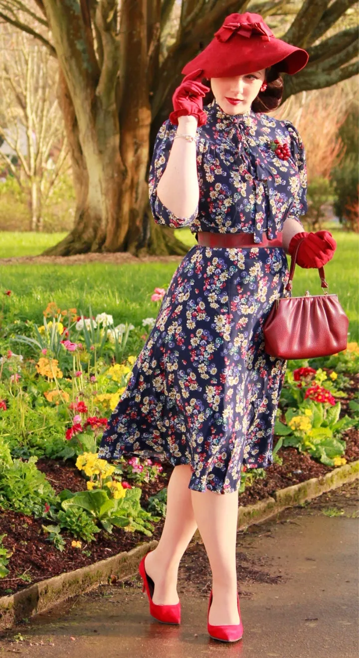 Rita Midi Dress in Navy Daisy Print